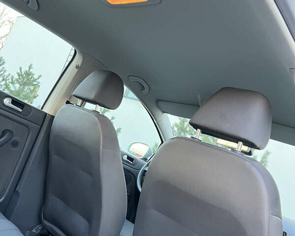 Серый Фольксваген Гольф Плюс, объемом двигателя 1.6 л и пробегом 99 тыс. км за 7250 $, фото 76 на Automoto.ua