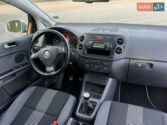 Серый Фольксваген Гольф Плюс, объемом двигателя 0 л и пробегом 166 тыс. км за 5800 $, фото 61 на Automoto.ua