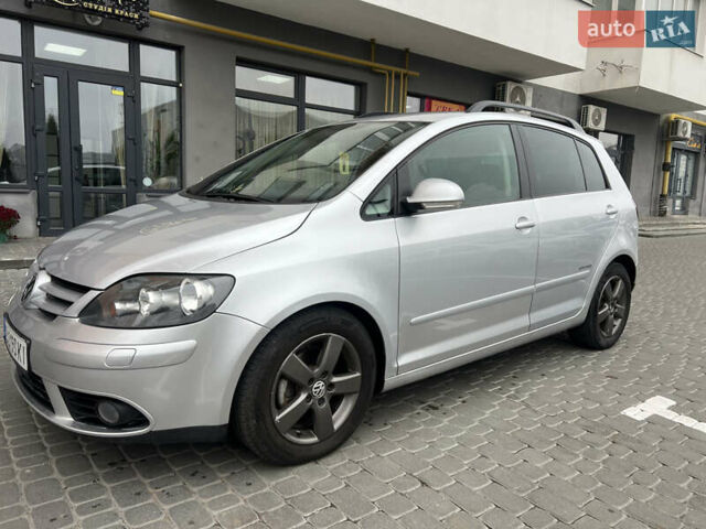 Серый Фольксваген Гольф Плюс, объемом двигателя 1.39 л и пробегом 287 тыс. км за 5000 $, фото 18 на Automoto.ua