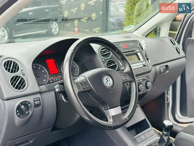 Серый Фольксваген Гольф Плюс, объемом двигателя 1.6 л и пробегом 245 тыс. км за 7800 $, фото 13 на Automoto.ua