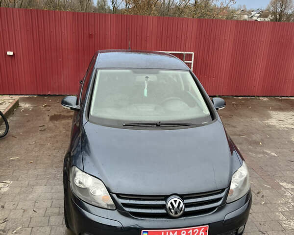 Серый Фольксваген Гольф Плюс, объемом двигателя 1.6 л и пробегом 230 тыс. км за 5600 $, фото 11 на Automoto.ua