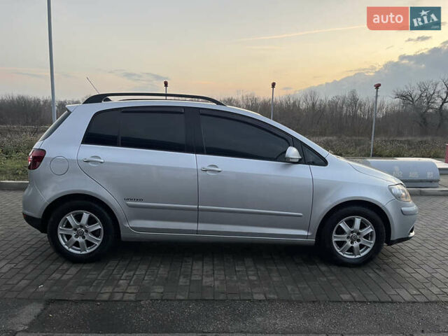 Серый Фольксваген Гольф Плюс, объемом двигателя 1.4 л и пробегом 243 тыс. км за 7300 $, фото 7 на Automoto.ua