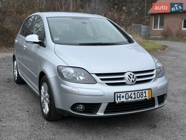 Серый Фольксваген Гольф Плюс, объемом двигателя 1.6 л и пробегом 189 тыс. км за 8400 $, фото 2 на Automoto.ua