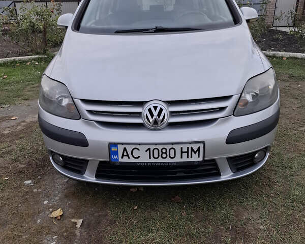Сірий Фольксваген Golf Plus, об'ємом двигуна 1.6 л та пробігом 220 тис. км за 5550 $, фото 3 на Automoto.ua