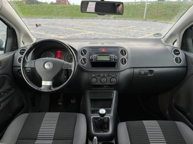 Сірий Фольксваген Golf Plus, об'ємом двигуна 1.4 л та пробігом 196 тис. км за 4850 $, фото 4 на Automoto.ua