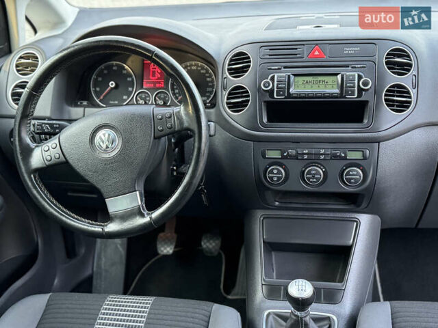 Серый Фольксваген Гольф Плюс, объемом двигателя 0 л и пробегом 166 тыс. км за 5800 $, фото 57 на Automoto.ua