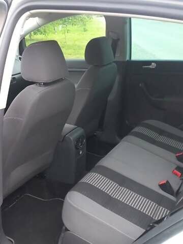 Фольксваген Гольф Плюс 2008 в Луцке на Automoto.ua Серый Фольксваген Гольф Плюс, объемом двигателя 1.39 л и пробегом 219 тыс. км за 5800 $, фото 9 на Automoto.ua