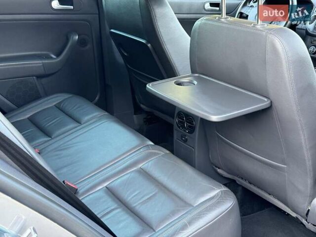 Серый Фольксваген Гольф Плюс, объемом двигателя 1.4 л и пробегом 263 тыс. км за 7399 $, фото 14 на Automoto.ua