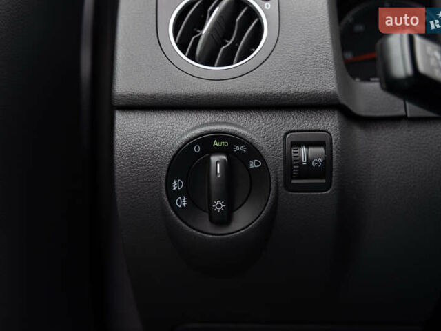 Сірий Фольксваген Golf Plus, об'ємом двигуна 1.9 л та пробігом 196 тис. км за 8700 $, фото 19 на Automoto.ua