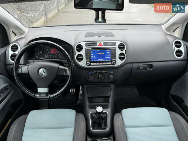 Серый Фольксваген Гольф Плюс, объемом двигателя 1.6 л и пробегом 225 тыс. км за 7399 $, фото 43 на Automoto.ua