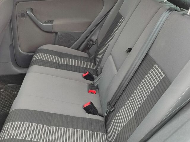 Серый Фольксваген Гольф Плюс, объемом двигателя 1.6 л и пробегом 199 тыс. км за 6550 $, фото 4 на Automoto.ua