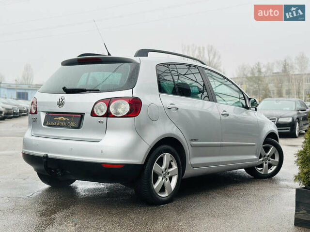 Серый Фольксваген Гольф Плюс, объемом двигателя 1.6 л и пробегом 245 тыс. км за 7800 $, фото 1 на Automoto.ua