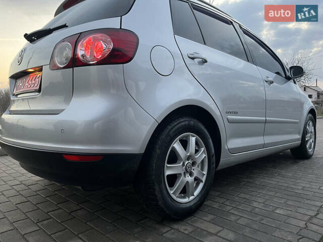 Серый Фольксваген Гольф Плюс, объемом двигателя 1.4 л и пробегом 243 тыс. км за 7300 $, фото 8 на Automoto.ua
