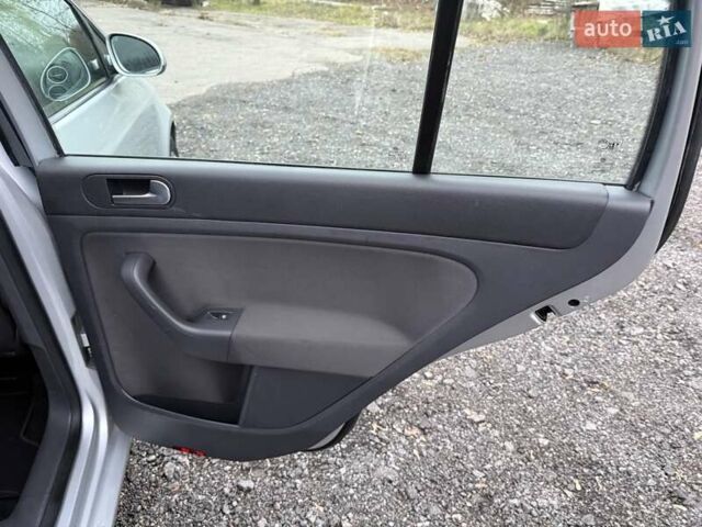 Серый Фольксваген Гольф Плюс, объемом двигателя 1.6 л и пробегом 189 тыс. км за 8400 $, фото 34 на Automoto.ua