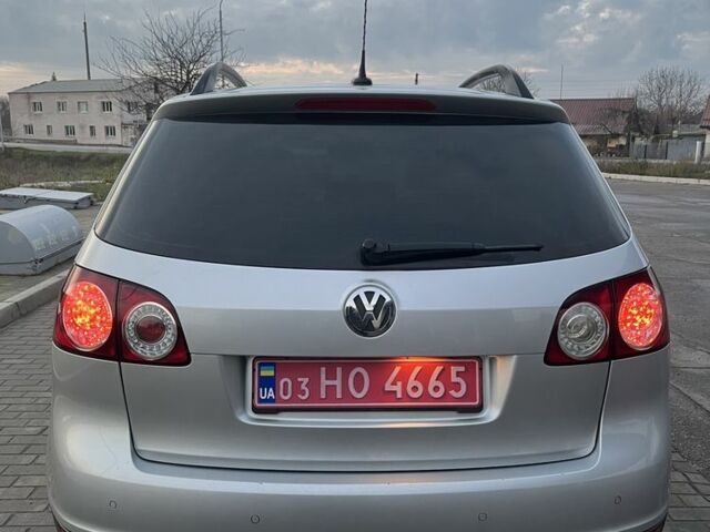 Серый Фольксваген Гольф Плюс, объемом двигателя 1.4 л и пробегом 243 тыс. км за 7300 $, фото 4 на Automoto.ua