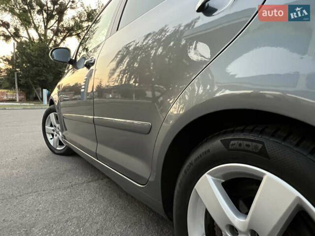 Серый Фольксваген Гольф Плюс, объемом двигателя 0 л и пробегом 221 тыс. км за 6300 $, фото 28 на Automoto.ua
