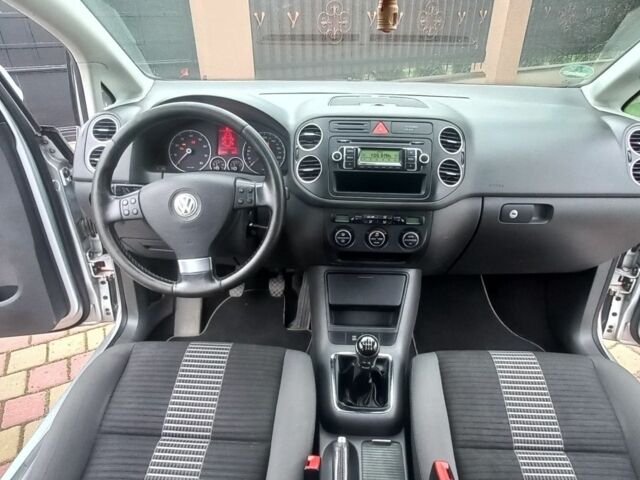 Серый Фольксваген Гольф Плюс, объемом двигателя 1.4 л и пробегом 219 тыс. км за 5850 $, фото 5 на Automoto.ua