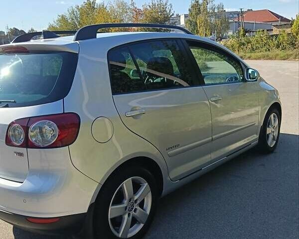 Серый Фольксваген Гольф Плюс, объемом двигателя 1.39 л и пробегом 165 тыс. км за 7500 $, фото 3 на Automoto.ua