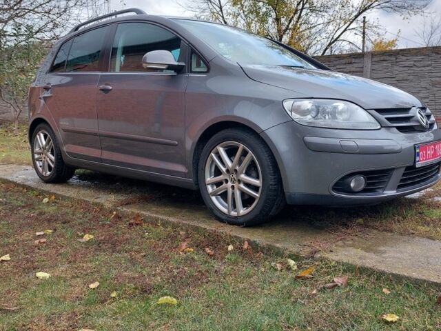 Серый Фольксваген Гольф Плюс, объемом двигателя 1.4 л и пробегом 240 тыс. км за 7700 $, фото 3 на Automoto.ua