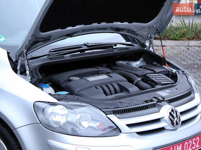 Серый Фольксваген Гольф Плюс, объемом двигателя 1.6 л и пробегом 189 тыс. км за 7800 $, фото 31 на Automoto.ua