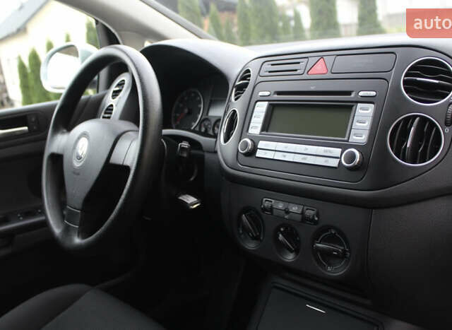 Серый Фольксваген Гольф Плюс, объемом двигателя 1.6 л и пробегом 210 тыс. км за 7500 $, фото 7 на Automoto.ua