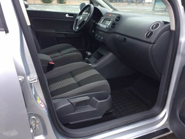 Серый Фольксваген Гольф Плюс, объемом двигателя 1.4 л и пробегом 195 тыс. км за 6800 $, фото 15 на Automoto.ua