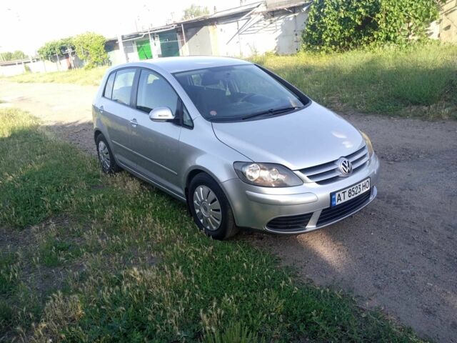 Серый Фольксваген Гольф Плюс, объемом двигателя 1.4 л и пробегом 261 тыс. км за 5900 $, фото 1 на Automoto.ua