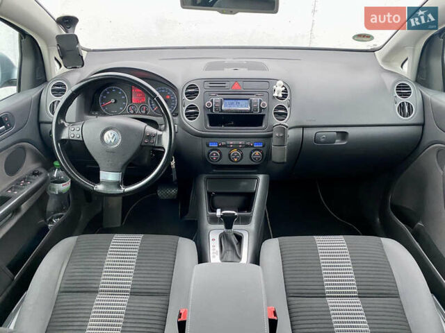 Серый Фольксваген Гольф Плюс, объемом двигателя 1.4 л и пробегом 200 тыс. км за 6900 $, фото 16 на Automoto.ua