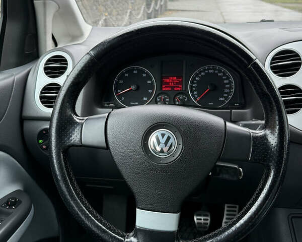 Серый Фольксваген Гольф Плюс, объемом двигателя 1.6 л и пробегом 225 тыс. км за 7399 $, фото 45 на Automoto.ua