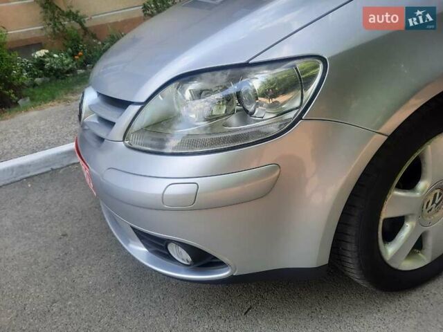 Серый Фольксваген Гольф Плюс, объемом двигателя 1.4 л и пробегом 150 тыс. км за 7777 $, фото 26 на Automoto.ua