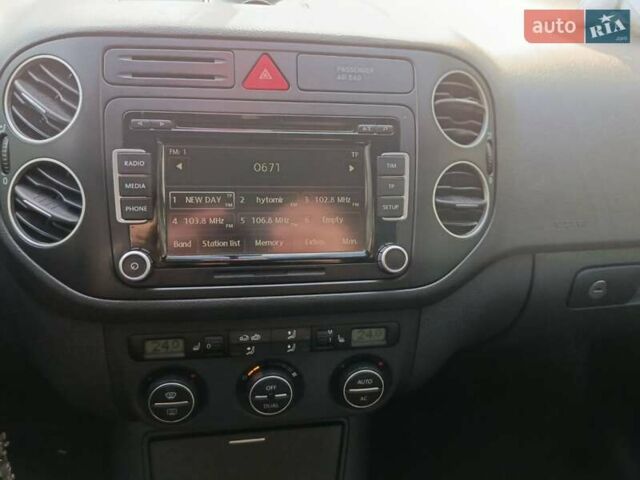 Фольксваген Гольф Плюс 2008 в Коростене на Automoto.ua Серый Фольксваген Гольф Плюс, объемом двигателя 1.6 л и пробегом 194 тыс. км за 6850 $, фото 2 на Automoto.ua