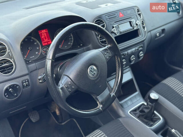 Серый Фольксваген Гольф Плюс, объемом двигателя 0 л и пробегом 166 тыс. км за 5800 $, фото 53 на Automoto.ua