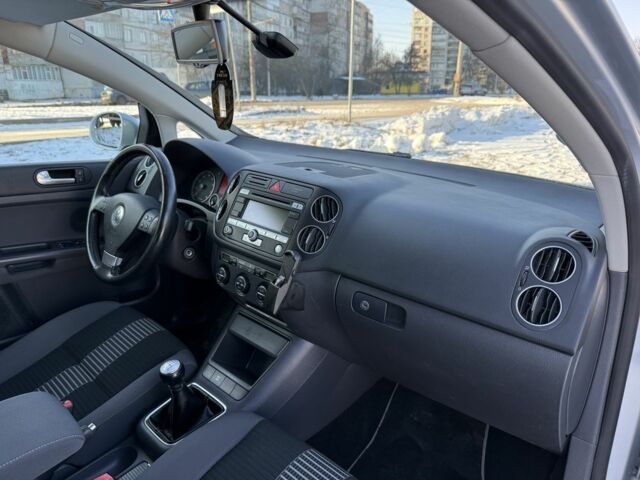 Серый Фольксваген Гольф Плюс, объемом двигателя 1.4 л и пробегом 152 тыс. км за 7797 $, фото 16 на Automoto.ua