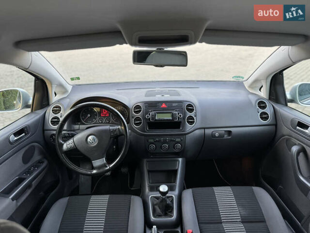 Серый Фольксваген Гольф Плюс, объемом двигателя 0 л и пробегом 166 тыс. км за 5800 $, фото 48 на Automoto.ua