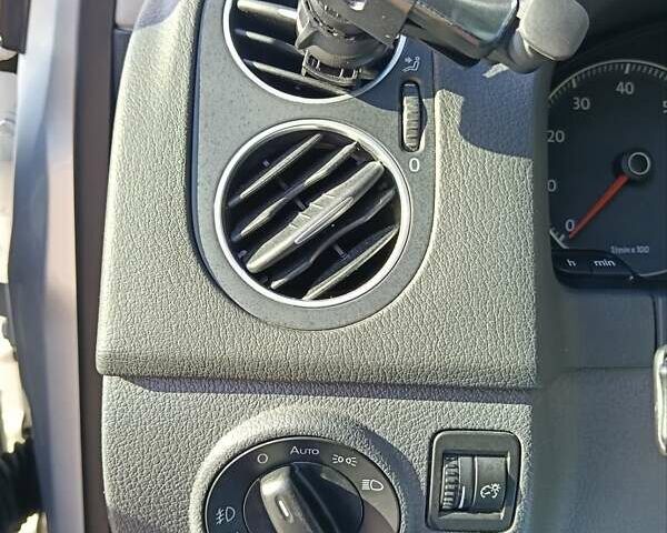 Серый Фольксваген Гольф Плюс, объемом двигателя 1.39 л и пробегом 165 тыс. км за 7500 $, фото 11 на Automoto.ua