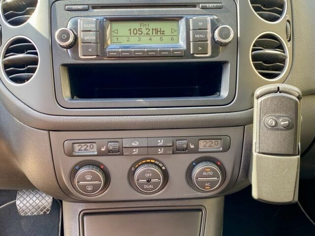 Серый Фольксваген Гольф Плюс, объемом двигателя 1.4 л и пробегом 199 тыс. км за 7400 $, фото 16 на Automoto.ua