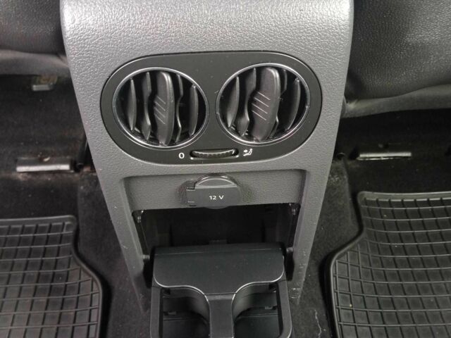 Серый Фольксваген Гольф Плюс, объемом двигателя 1.4 л и пробегом 261 тыс. км за 5900 $, фото 9 на Automoto.ua