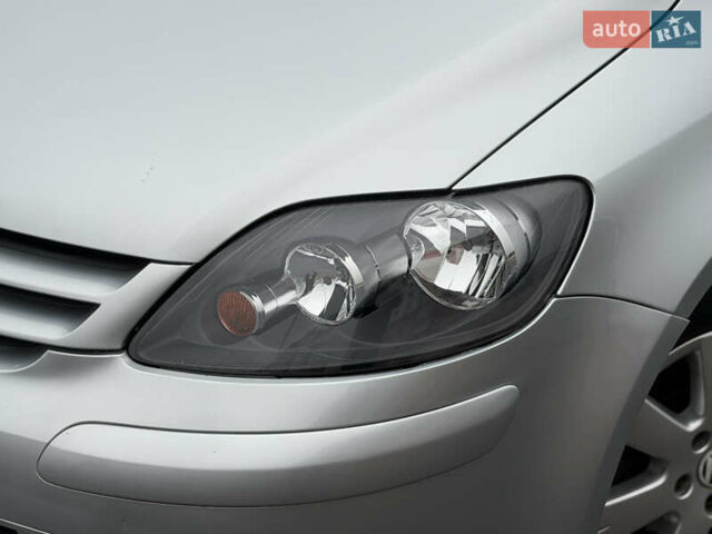 Сірий Фольксваген Golf Plus, об'ємом двигуна 1.6 л та пробігом 219 тис. км за 6499 $, фото 62 на Automoto.ua