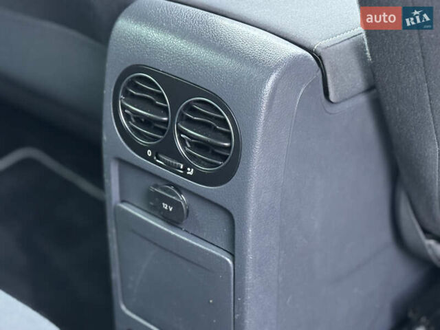 Серый Фольксваген Гольф Плюс, объемом двигателя 0 л и пробегом 166 тыс. км за 5800 $, фото 46 на Automoto.ua