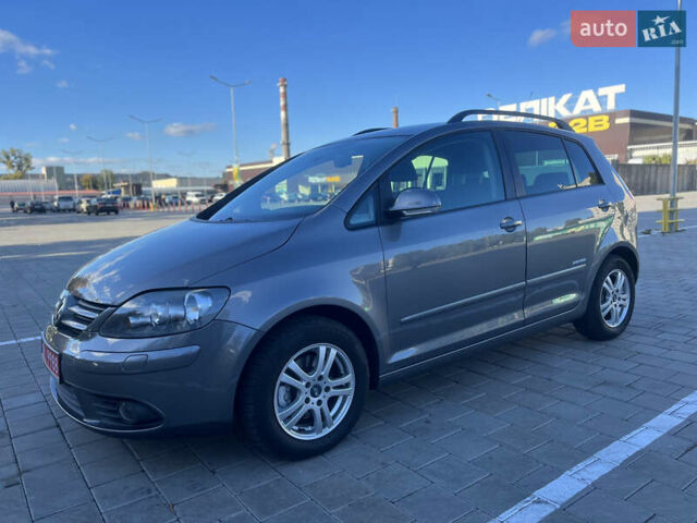Фольксваген Гольф Плюс 2008 в Черкассах на Automoto.ua Серый Фольксваген Гольф Плюс, объемом двигателя 1.4 л и пробегом 238 тыс. км за 6599 $, фото 3 на Automoto.ua