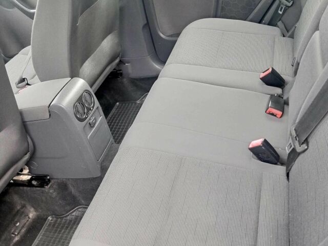 Серый Фольксваген Гольф Плюс, объемом двигателя 1.4 л и пробегом 261 тыс. км за 5900 $, фото 5 на Automoto.ua