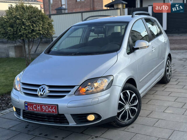 Серый Фольксваген Гольф Плюс, объемом двигателя 1.6 л и пробегом 208 тыс. км за 6490 $, фото 3 на Automoto.ua