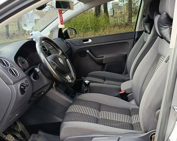 Фольксваген Гольф Плюс 2008 в Коростене на Automoto.ua Серый Фольксваген Гольф Плюс, объемом двигателя 1.6 л и пробегом 194 тыс. км за 6850 $, фото 9 на Automoto.ua
