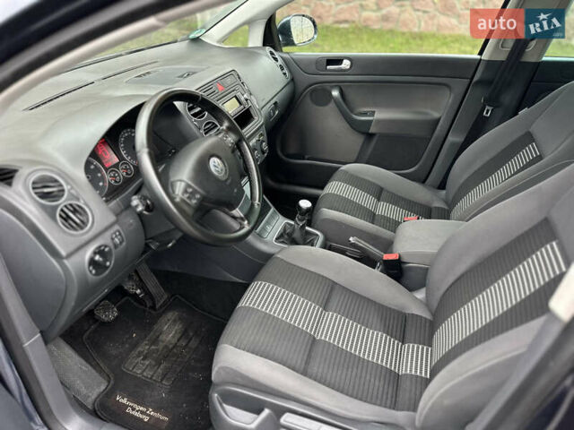 Серый Фольксваген Гольф Плюс, объемом двигателя 1.6 л и пробегом 165 тыс. км за 6850 $, фото 18 на Automoto.ua
