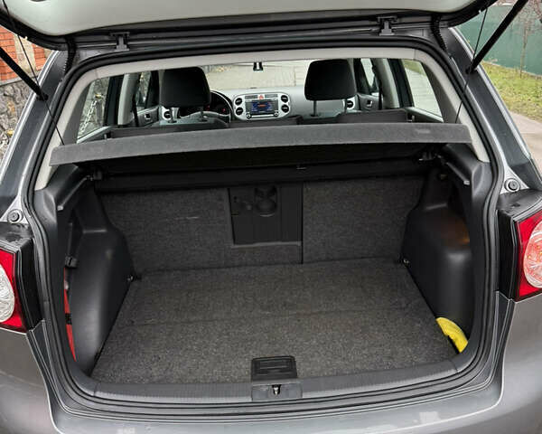 Серый Фольксваген Гольф Плюс, объемом двигателя 1.6 л и пробегом 225 тыс. км за 7399 $, фото 59 на Automoto.ua