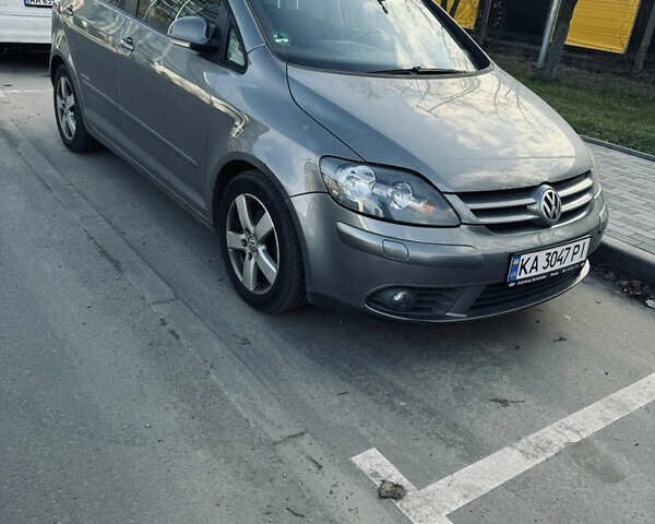 Сірий Фольксваген Golf Plus, об'ємом двигуна 1.4 л та пробігом 197 тис. км за 6000 $, фото 2 на Automoto.ua