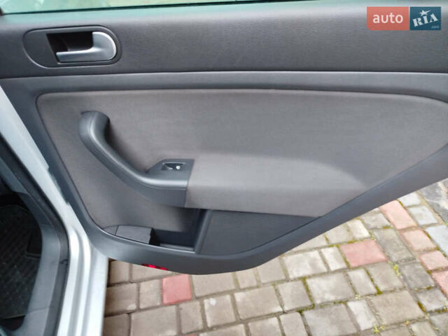 Серый Фольксваген Гольф Плюс, объемом двигателя 1.4 л и пробегом 225 тыс. км за 7550 $, фото 16 на Automoto.ua
