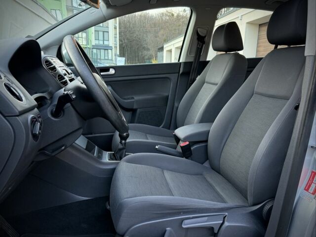 Сірий Фольксваген Golf Plus, об'ємом двигуна 1.6 л та пробігом 237 тис. км за 6999 $, фото 4 на Automoto.ua