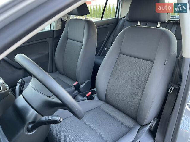 Серый Фольксваген Гольф Плюс, объемом двигателя 1.6 л и пробегом 99 тыс. км за 7250 $, фото 50 на Automoto.ua