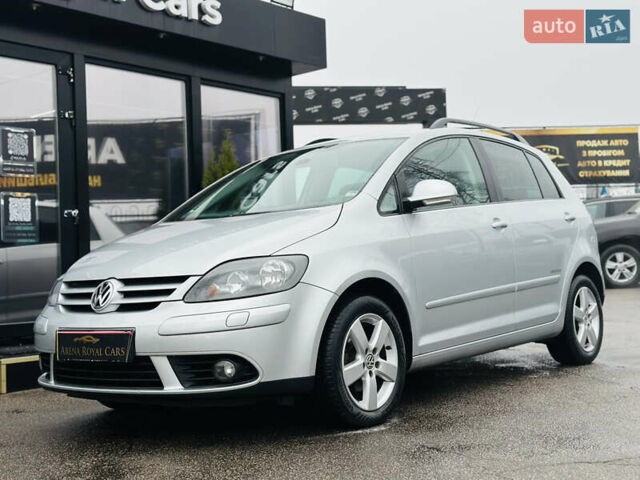 Серый Фольксваген Гольф Плюс, объемом двигателя 1.6 л и пробегом 245 тыс. км за 7800 $, фото 5 на Automoto.ua
